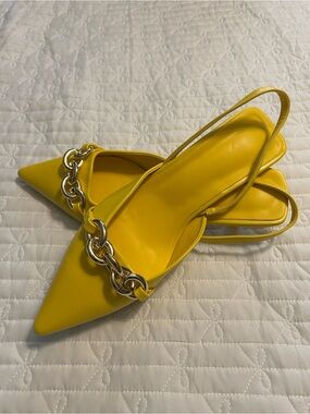 SHEIN Bright Yellow Pointed Slingback Flats with Chunky Silver Chain